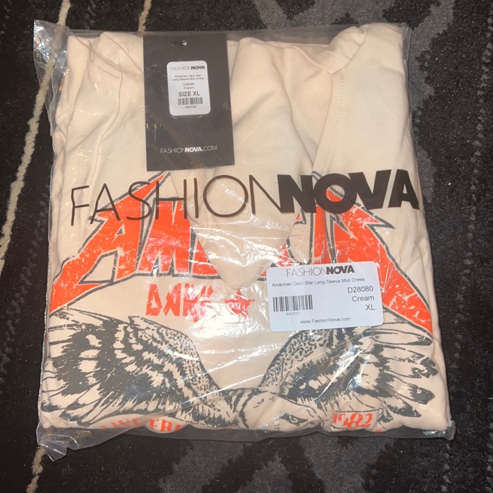 Fashion nova right fitted dress